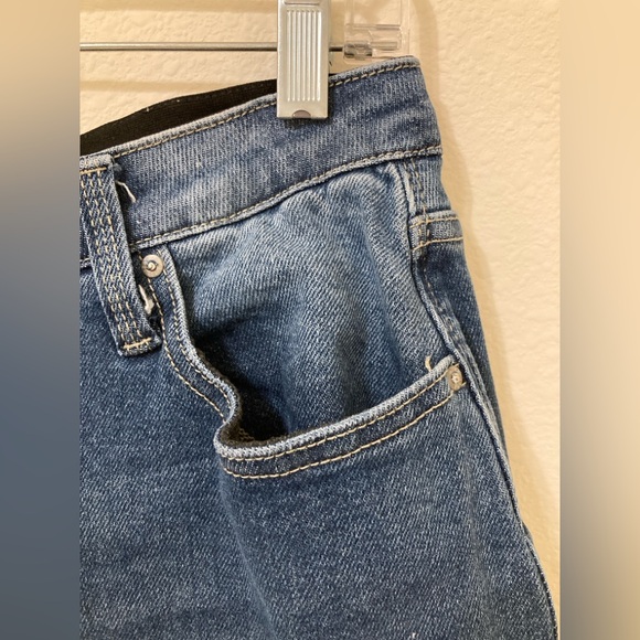 LuLaRoe 90s Relaxed Denim in the Baltic Wash - Picture 4 of 11